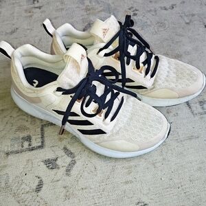 Adidas Women’s Ultrabounce (UBOUNCE) Size 9 sneakers